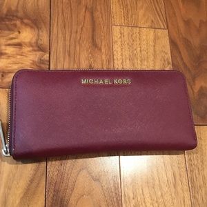 Michael Kors Jet Setter Wallet